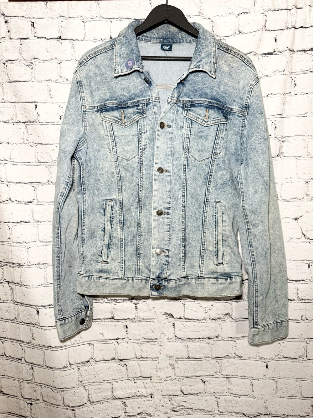 George Light Wash Acid Wash Jean Jacket - Faded Blue. Size S